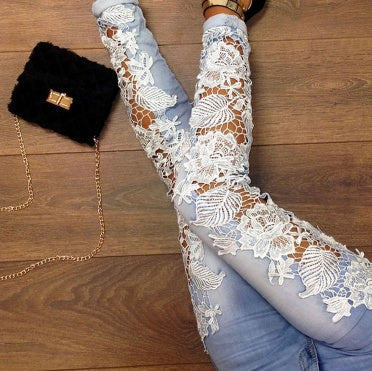 Blossom Lace-Panel Skinny Jeans – Light Wash Denim Elegance