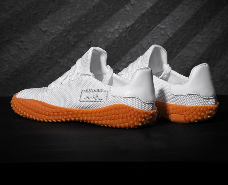 SkyWeave Mesh Sneakers – Lightweight Street-Style Runners for Men
